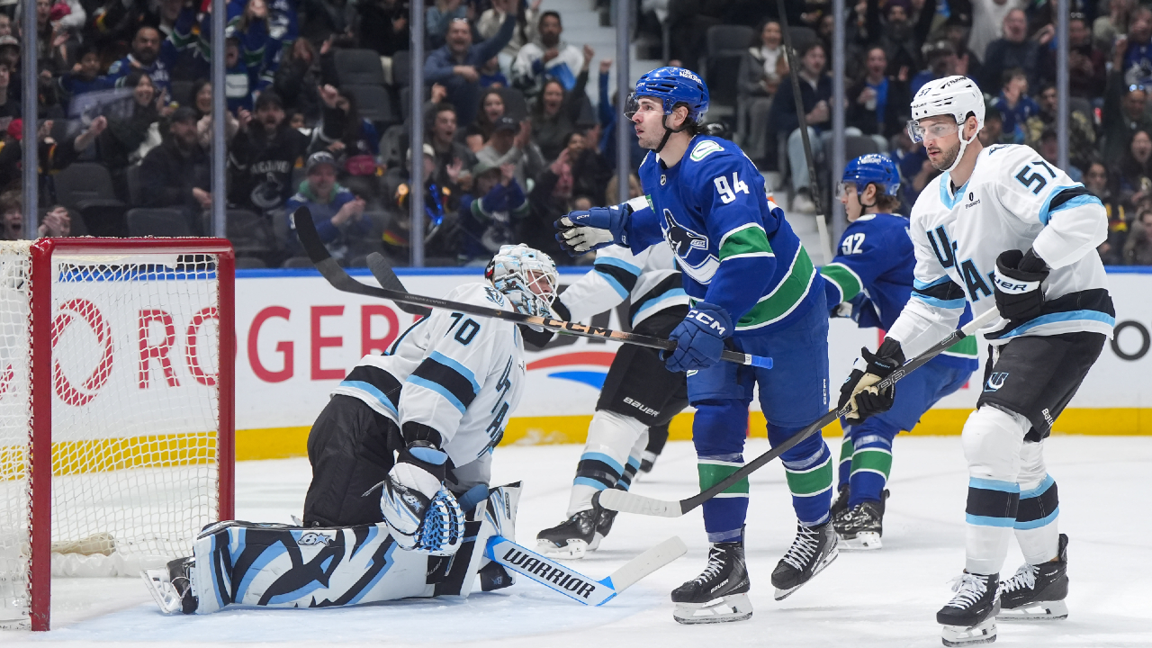 Keller scores hat trick as Mammoth beat Canucks