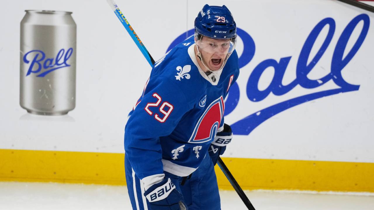 Avalanche star Nathan MacKinnon becomes first to 50 goals this season