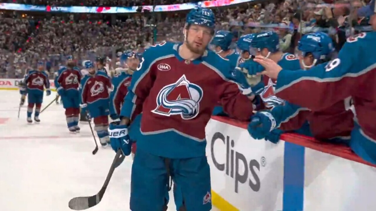 Nishushkin tips in shot between-the-legs to put Avalanche on board in Game 1
