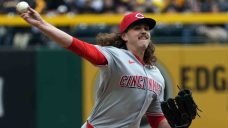 Reds tie MLB record by walking 7 straight batters in loss to Pirates