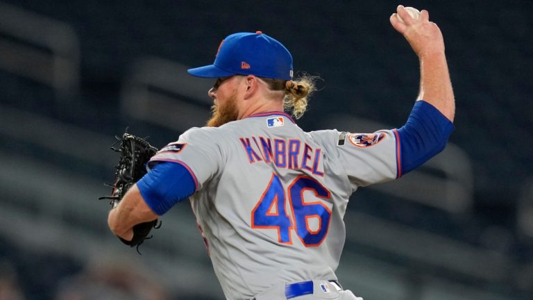 New York Mets pitcher Craig Kimbrel throws to the Washington Nationals during the twelfth inning of a baseball game, Monday, May 18, 2026, in Washington. (AP Photo/Jess Rapfogel)