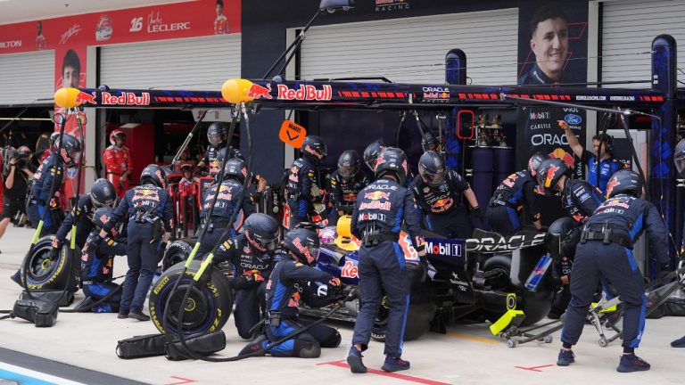 Red Bull driver Max Verstappen of the Netherlands gets a pit service during the Miami Formula One Grand Prix, Sunday, May 3, 2026, in Miami Gardens, Fla. (AP/Rebecca Blackwell, Pool)