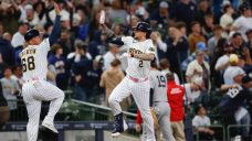 Turang’s walk-off homer completes Brewers’ sweep of Yankees