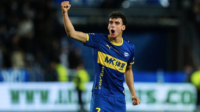 Alaves' Angel Perez celebrates after the Spanish La Liga soccer match between Alaves and Barcelona in Vitoria-Gasteiz, Spain, Wednesday, May 13, 2026. (AP Photo/Miguel Oses)