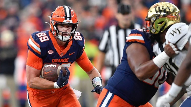 Syracuse tight end Dan Villari (89) runs with the ball during the first half of an NCAA college football game against Wake Forest in Syracuse, N.Y., Saturday, Nov. 25, 2023. (Adrian Kraus/AP)