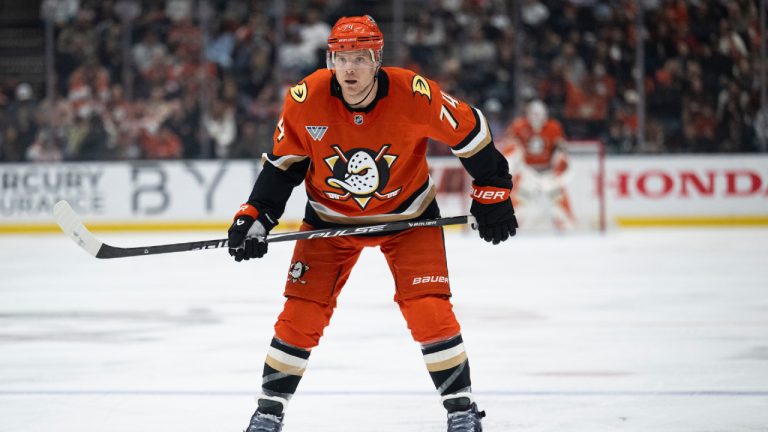 Anaheim Ducks defenceman John Carlson takes his stance during an NHL hockey game against the Vancouver Canucks, Sunday, April 12, 2026, in Anaheim, Calif. (Kyusung Gong/AP)