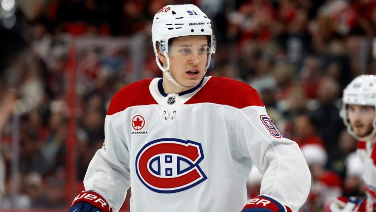 Montréal Canadiens' Oliver Kapanen (91) waits for a face-off against the Carolina Hurricanes during the first period of an NHL hockey game in Raleigh, N.C., Sunday, March 29, 2026. (Karl DeBlaker/AP)