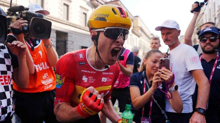 Norway's Fredrik Dversnes Lavik celebrates winning the 15th stage of the Giro d'Italia. (Fabio Ferrari/AP)