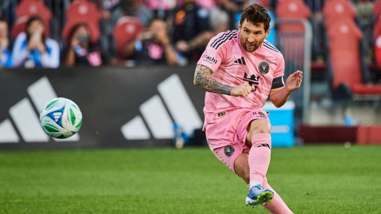 Inter Miami's Lionel Messi (10) takes a free kick against Toronto FC during second half MLS action in Toronto, on Saturday, Sept. 27, 2025. (Sammy Kogan/CP)