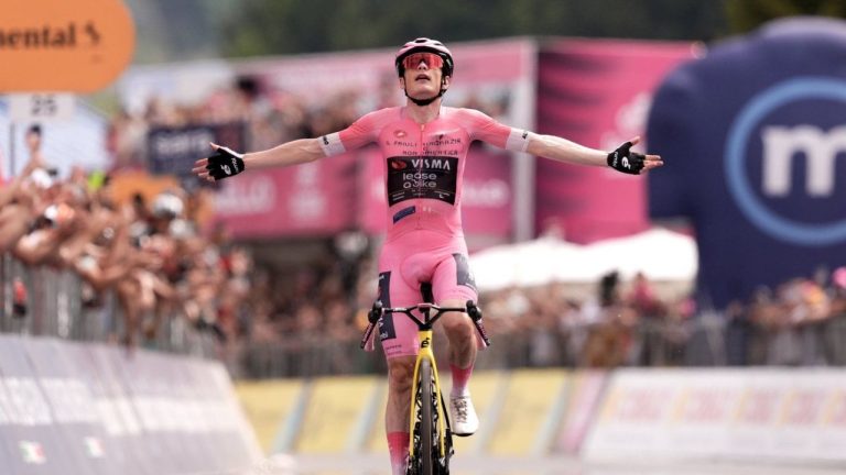 Denmark's Jonas Vingegaard Hansen of Team Visma | Lease A Bike wins the 20th stage of the Giro d'Italia cycling race from Gemona del Friuli to Piancavallo, Italy, Saturday May 30, 2026. (Massimo Paolone/LaPresse via AP)
