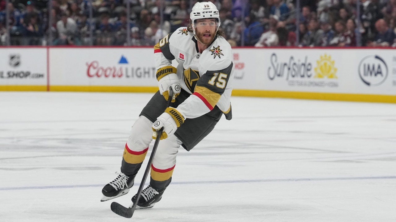 Hanifin om dubbla guldchansen och tuff drabbning mot Hurricanes