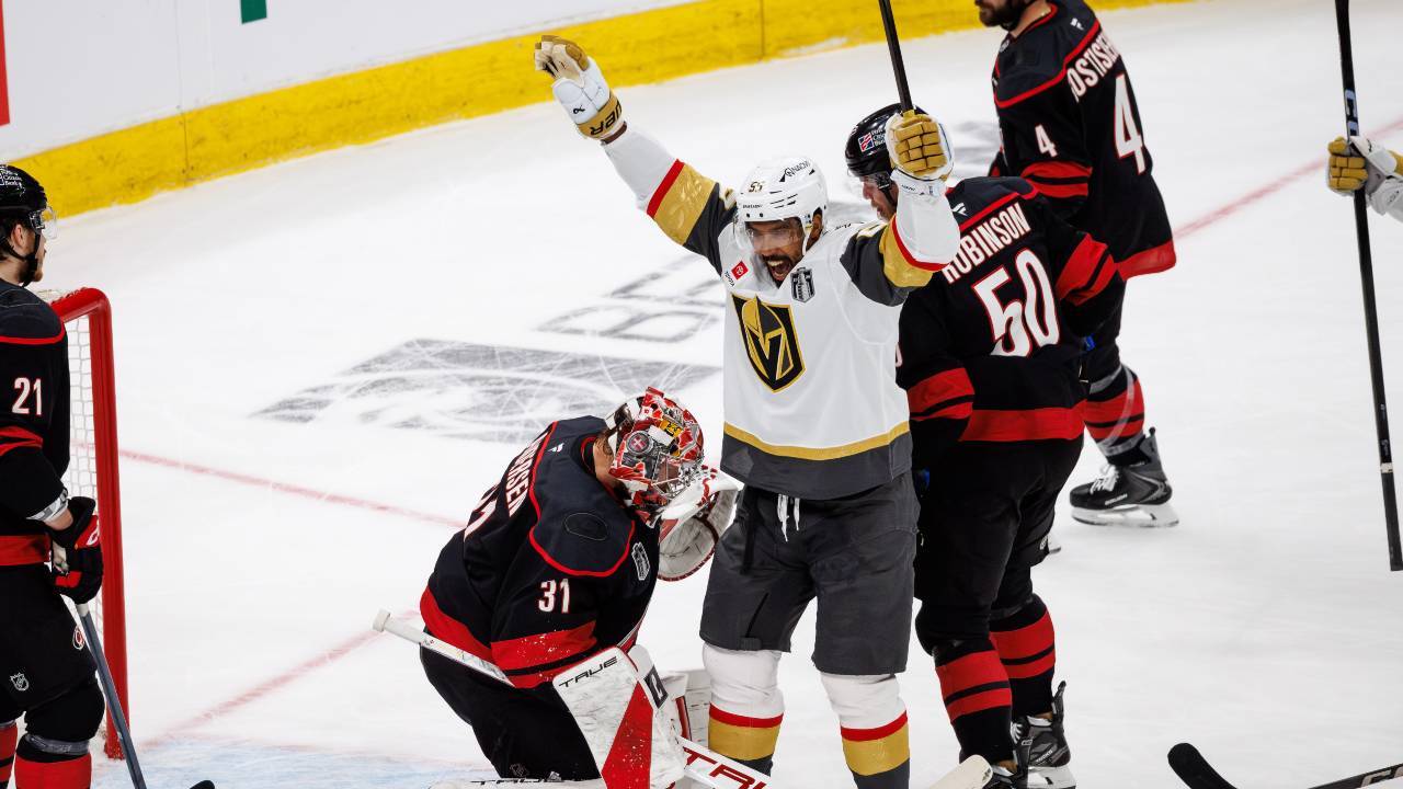Shea Theodore avgörande när Vegas vann premiären mot Carolina