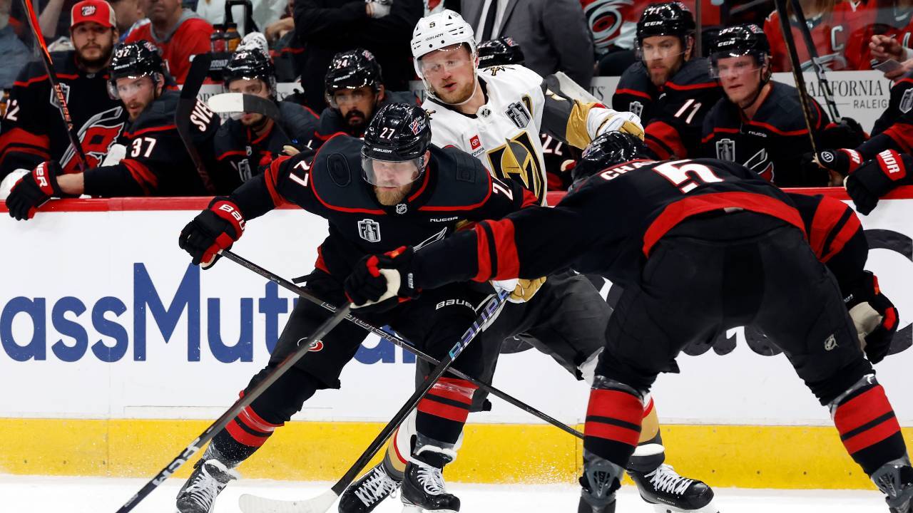 Rysare i match 1 sätter tonen för Stanley Cup-finalen mellan Vegas och Carolina