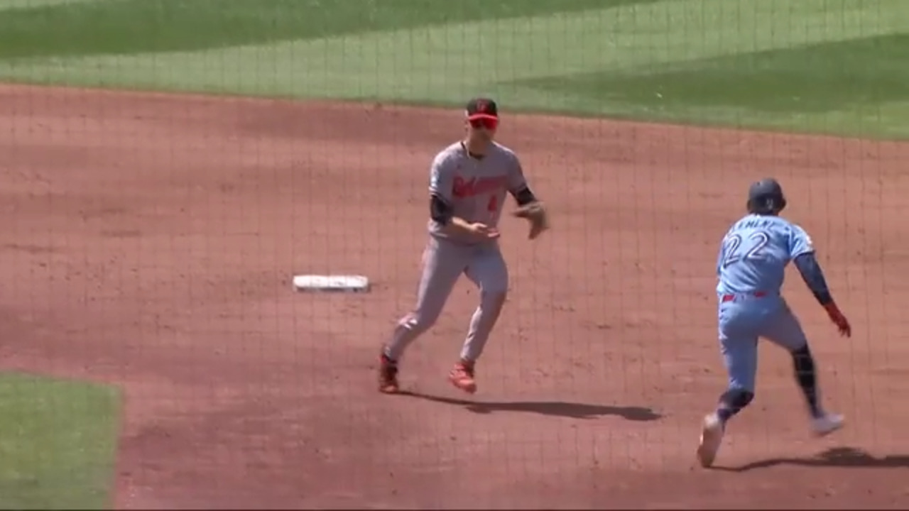 Pillar Breaks Down Heads Up Baserunning By Clement Vs Orioles