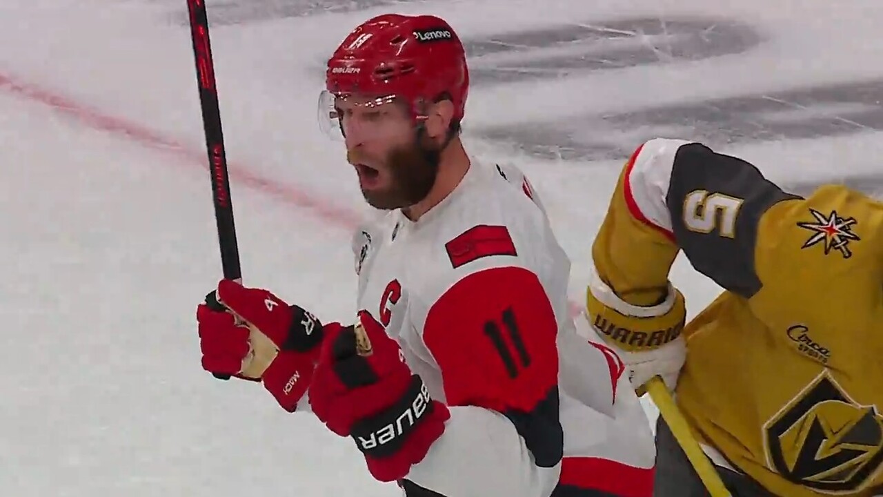 Staal utökar Hurricanes ledning i Game 4 av Stanley Cup-finalen