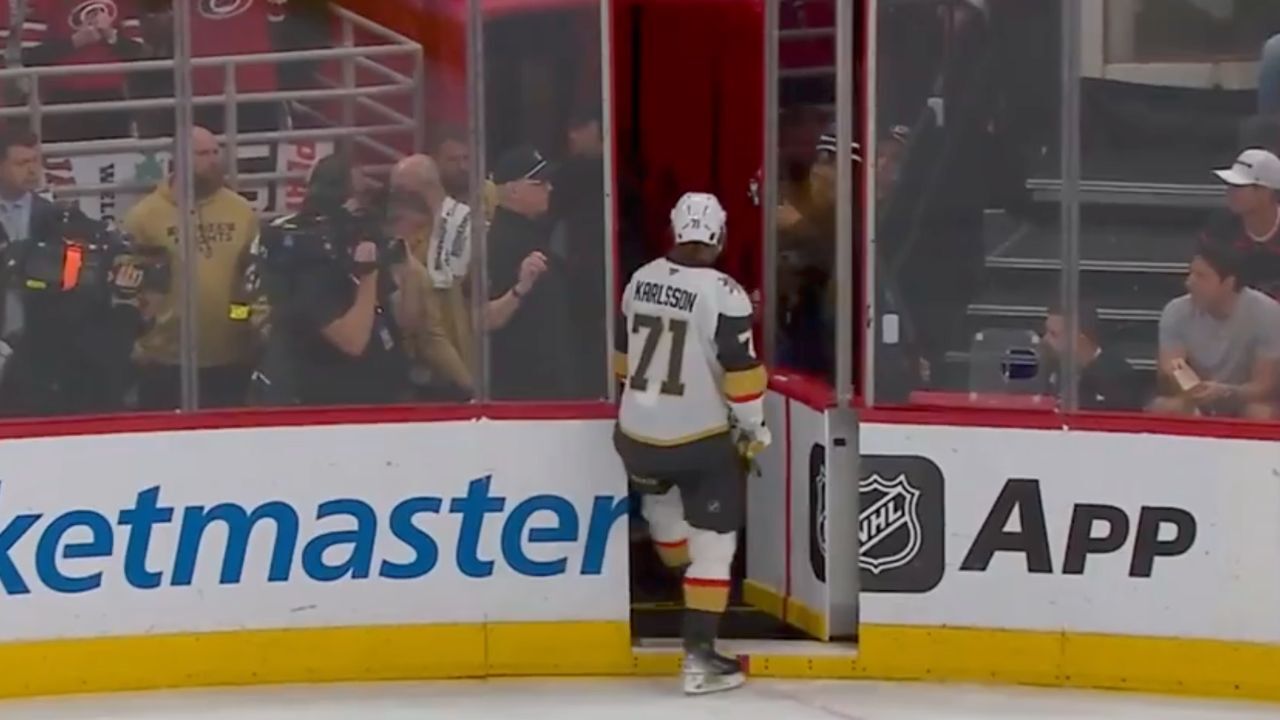 William Karlsson tvingades utgå efter tackling av Sean Walker