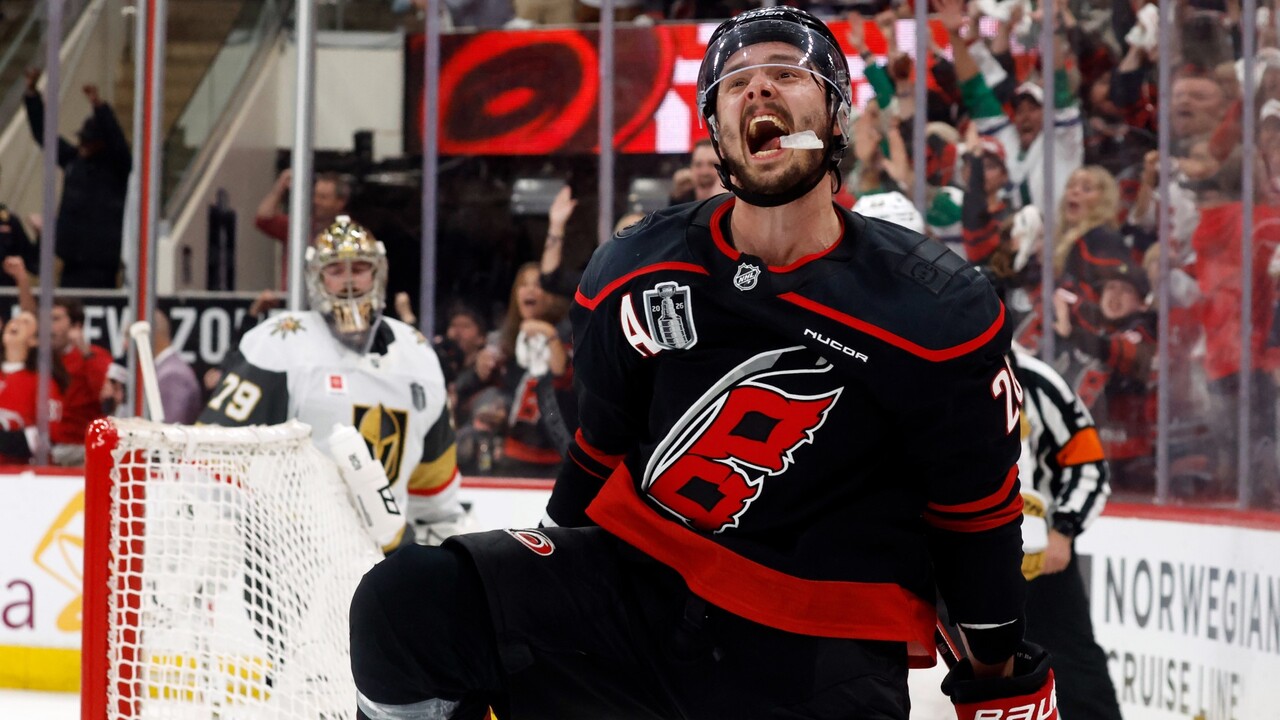 Golden Knights kollapsade i avgörande Game 5 mot Hurricanes