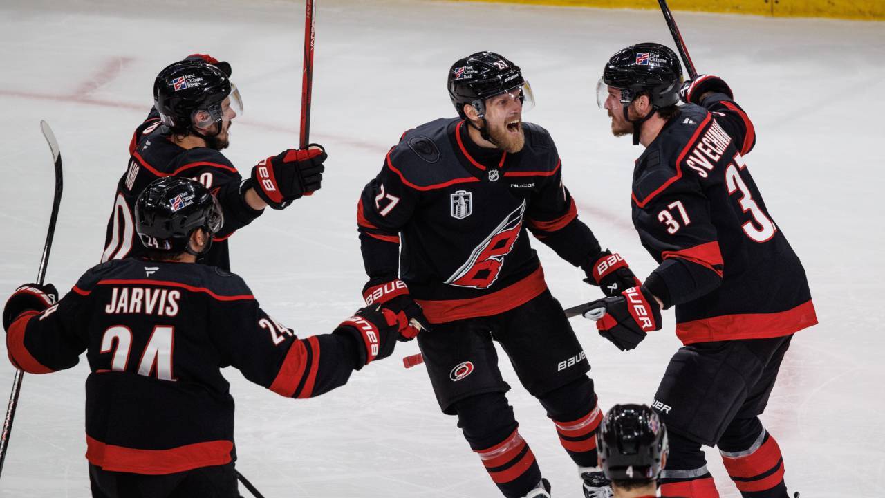 Hurricanes ett steg från Stanley Cup efter 3-2 i finalserien