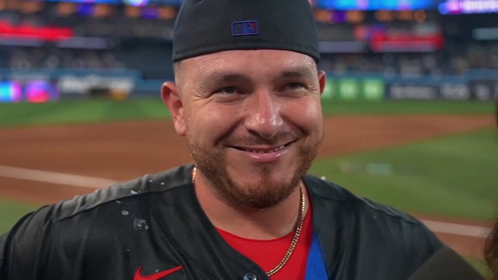 'I love Toronto': Kirk 'couldn't be happier' to be back with Blue Jays