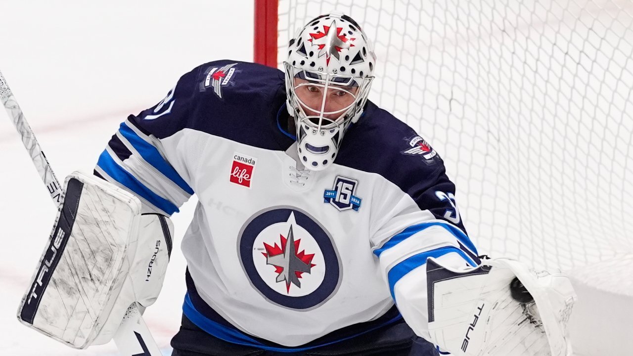Spekulationer: Kan Sabres använda fjärdevalet för att locka Hellebuyck från Jets?