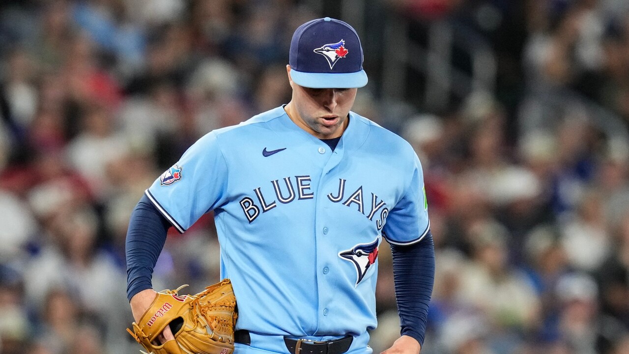 Blue Jays’ ‘circus’ proves costly in sloppy loss to Astros