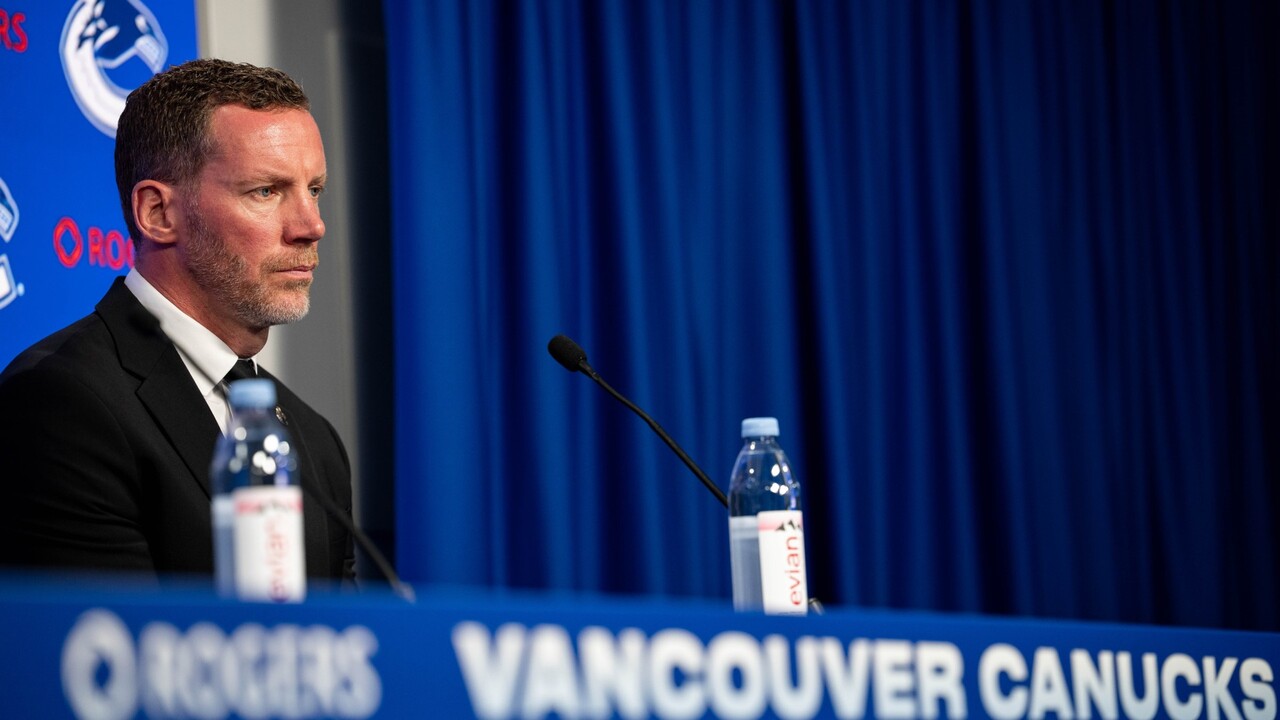 Ryan Johnson vill inte riva ned Canucks i sin första GM-säsong