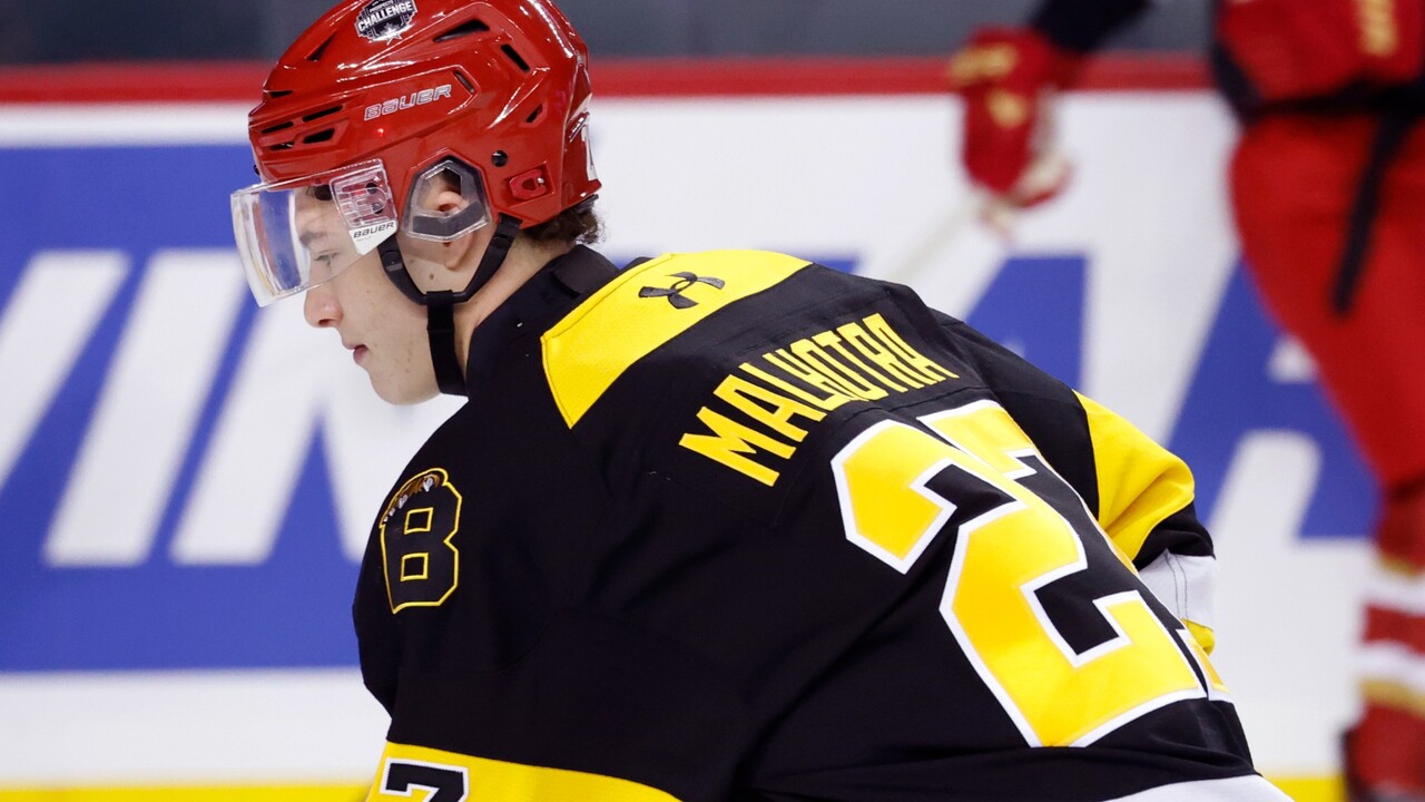Canucks GM tystlåten mot Malhotra om eventuellt draftval av sonen Caleb