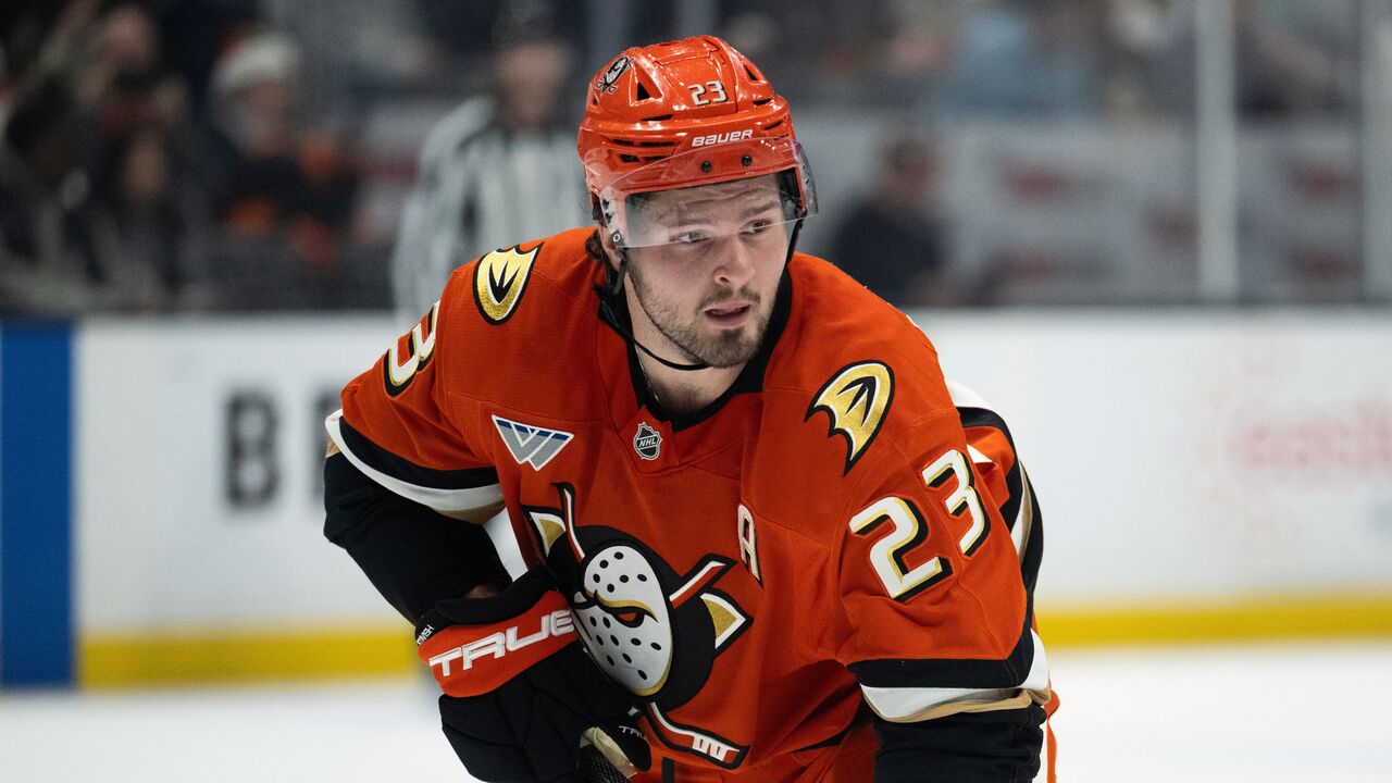 Uppgifter: Anaheim trejdar Mason McTavish till St. Louis för två förstarundeval