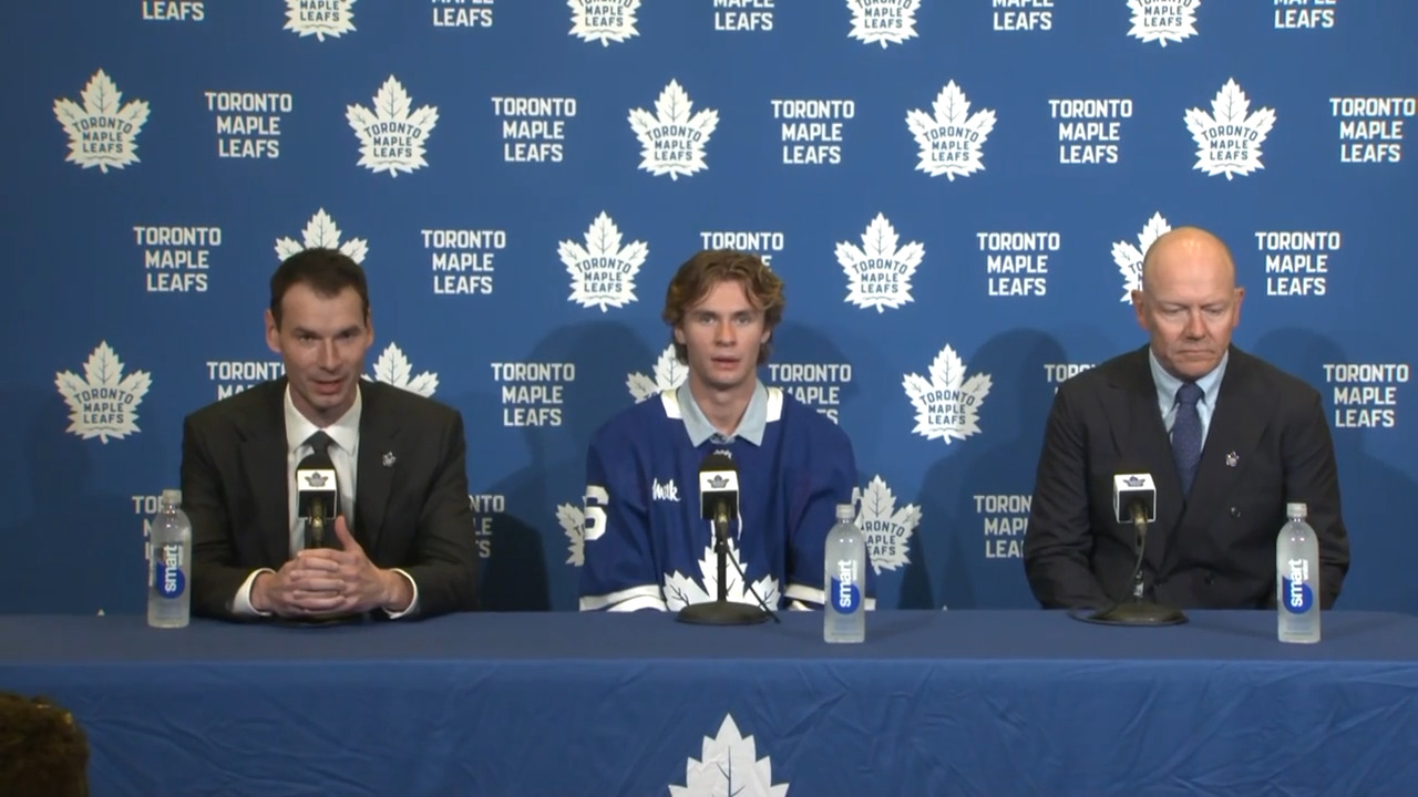 Toronto Maple Leafs presenterar Gavin McKenna som förstaval i NHL-draften