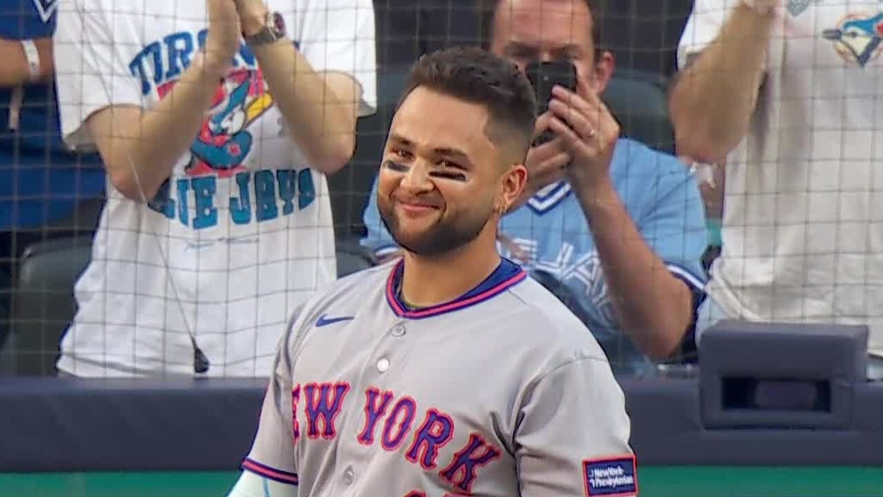Gotta See It: Bichette receives ovation from Blue Jays fans in first at-bat