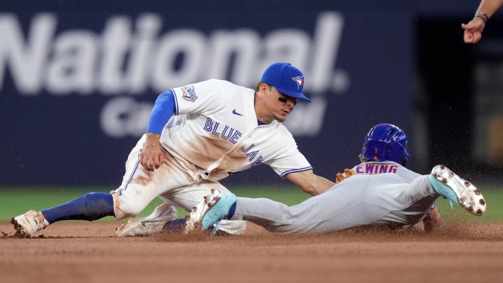 Blue Jays tighten up defence to earn skid-snapping win over Mets
