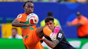 Ivory Coast's Yan Diomande, left, and Ecuador's Piero Hincapie battle for the ball during the World Cup Group E soccer match between Ivory Coast and Ecuador in Philadelphia, Sunday, June 14, 2026. (Petr David Josek/AP)