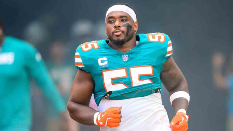 Miami Dolphins offensive lineman Aaron Brewer (55) runs onto the field before an NFL football game against the Cincinnati Bengals, Sunday, Dec. 21, 2025, in Miami Gardens, Fla. (Doug Murray/AP)