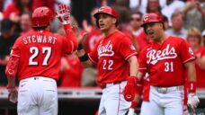 MLB Roundup: Four-run first sends Reds to win over Mets