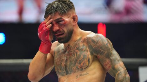 Ilia-Toupruia-pauses-as-he-fights-Justin-Gaethje-during-UFC-Freedom-250-on-the-South-Lawn-of-the-White-House