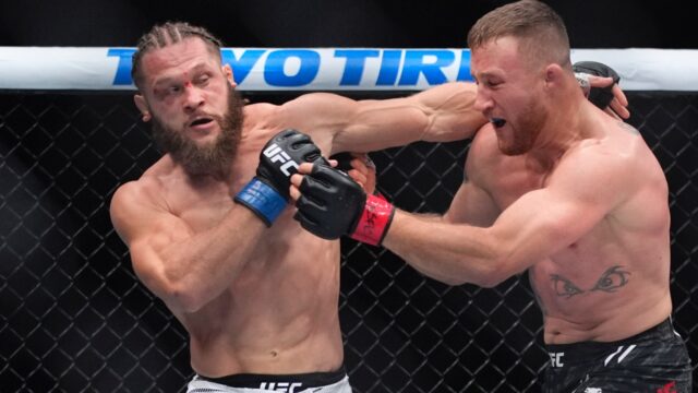 Justin-Gaethje-fights-Rafael-Fiziev-during-UFC-313-in-Las-Vegas