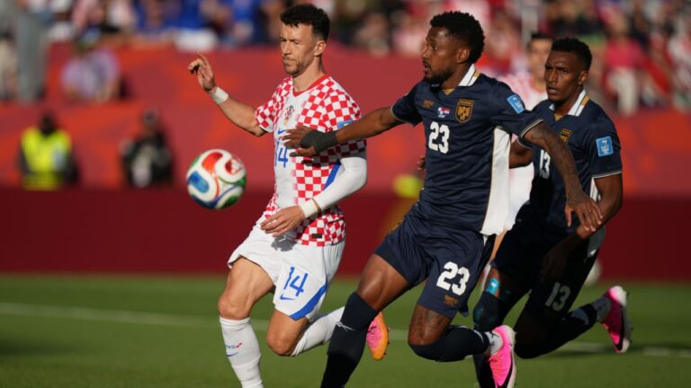Panama's Amir Murillo (23) and Croatia's Ivan Perisic (14) compete for the ball during the World Cup Group L soccer match between Panama and Croatia in Toronto, Tuesday, June 23, 2026. (AP Photo/Stephanie Scarbrough)