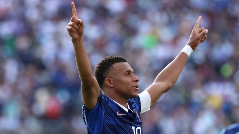 France's Kylian Mbappe (10) celebrates scoring their third goal during the World Cup round of 32 soccer match between France and Sweden in East Rutherford, N.J., near New York, Tuesday, June 30, 2026. (AP Photo/Pamela Smith)