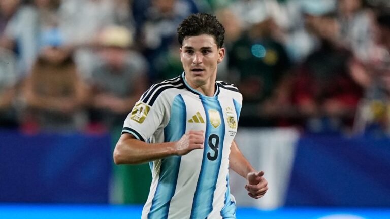 Argentina's Julian Alvarez controls the ball during the match between Argentina and Algeria in Kansas City, Mo., Tuesday, June 16, 2026. (Charlie Riedel/AP)