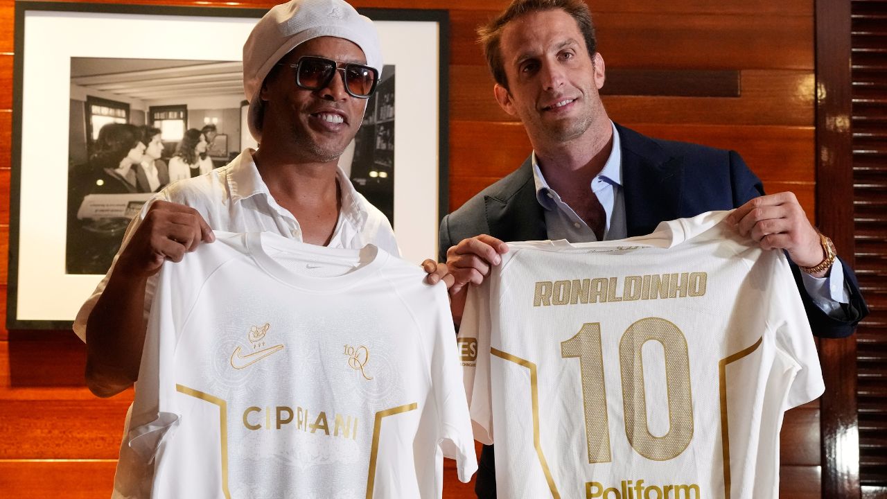 Ronaldinho Says let The Magic Begin After Signing With Serie C Club ronaldinho-says-let-the-magic-begin-after-signing-with-serie-c-club