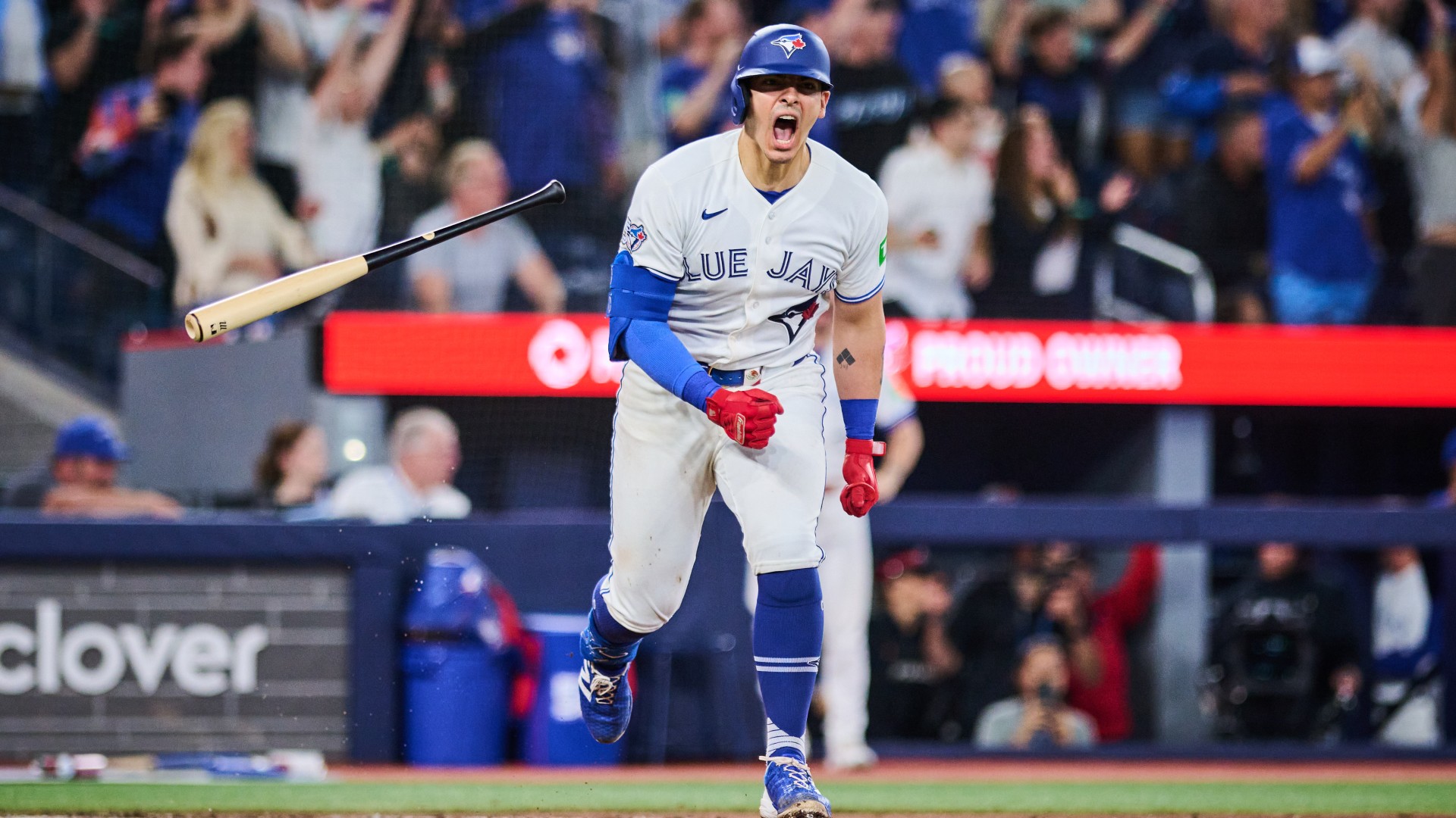 Gotta See It: Blue Jays’ Valenzuela knocks base hit to walk off Phillies