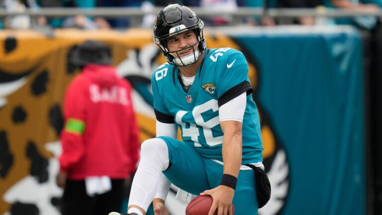 Jacksonville Jaguars long snapper Ross Matiscik works out prior to an NFL wild-card playoff football game against the Buffalo Bills Sunday, Jan. 11, 2026, in Jacksonville, Fla. (John Raoux/AP)