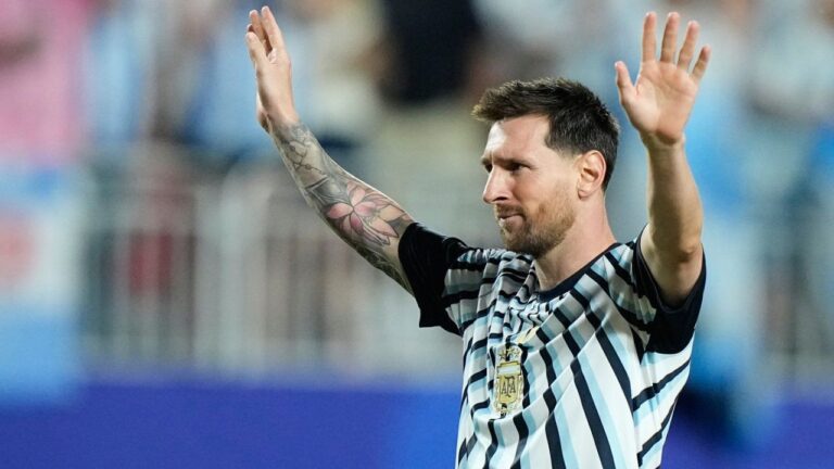 Argentina's Lionel Messi gestures to fans following the World Cup Group J soccer match between Argentina and Algeria in Kansas City, Mo., Tuesday, June 16, 2026. (Charlie Riedel/AP)