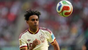 Spain's Lamine Yamal (19) pursues the ball during the World Cup Group H soccer match between Uruguay and Spain in Zapopan, near Guadalajara, Mexico, Friday, June 26, 2026. (Eduardo Verdugo/AP Photo)