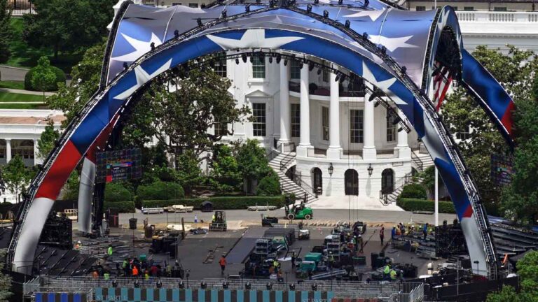 Construction continues on the arena on the South Lawn of the White House for a future UFC mixed martial arts fight. (John McDonnell/AP)