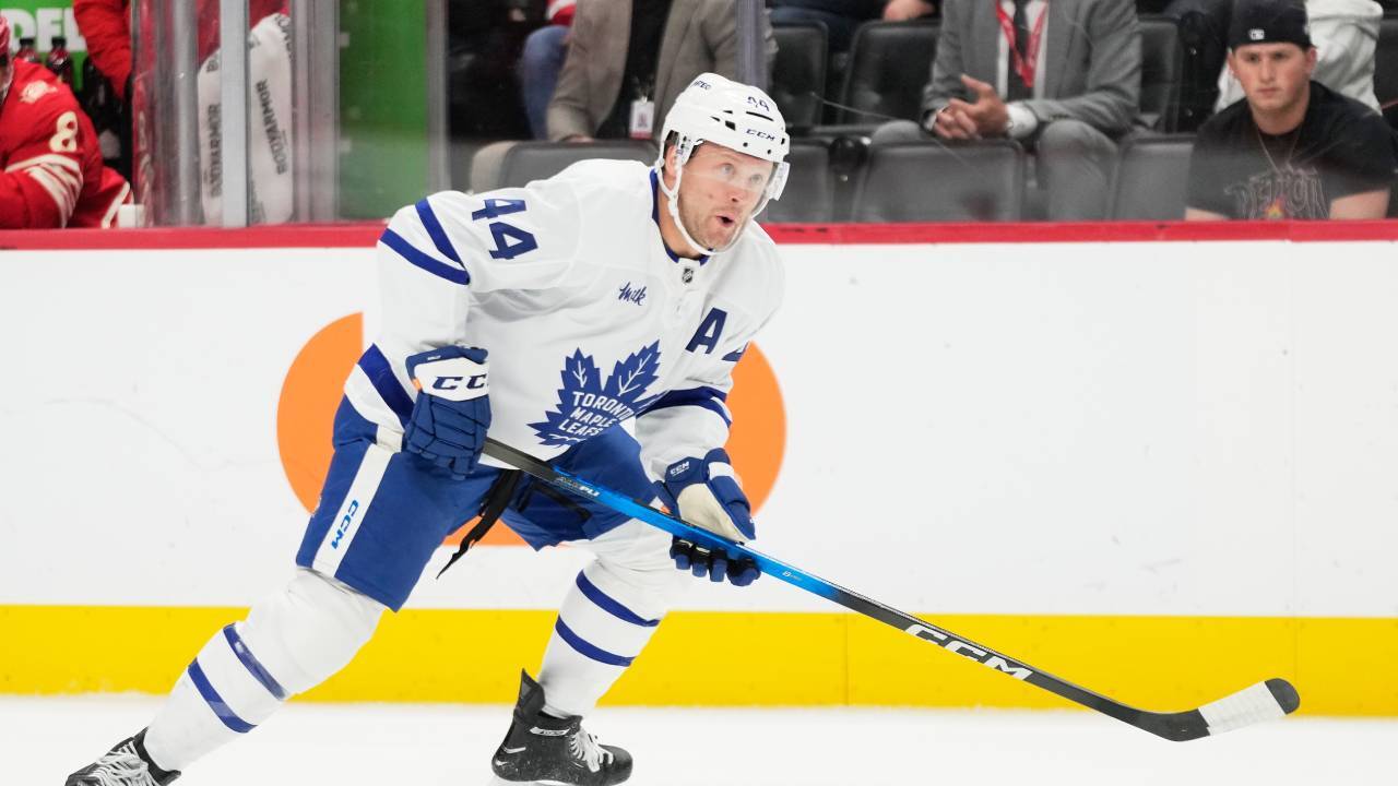 Leafs-GM:n Chayka öppen för fler backförstärkningar – Rielly-framtiden oviss