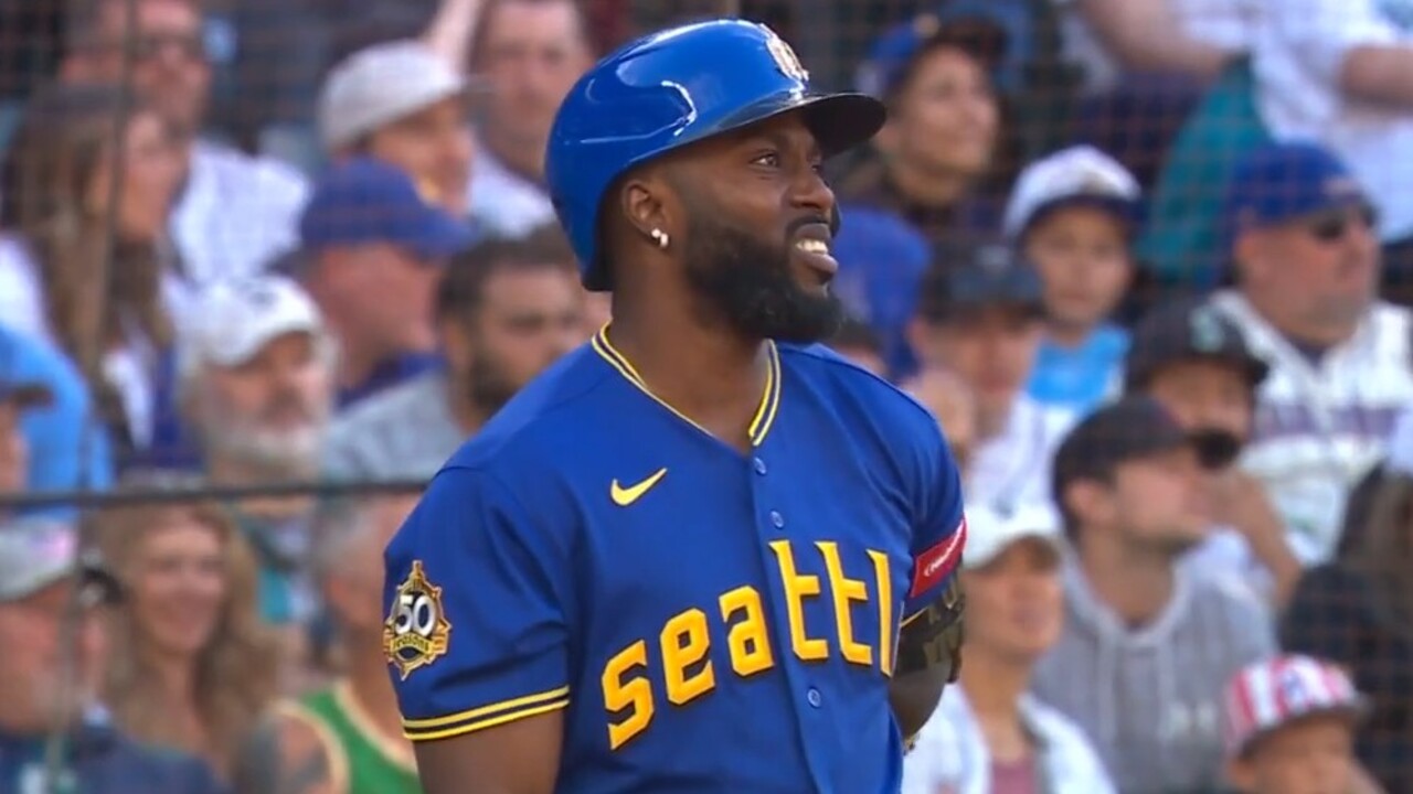 Arozarena burns both of Mariners’ challenges in same at-bat