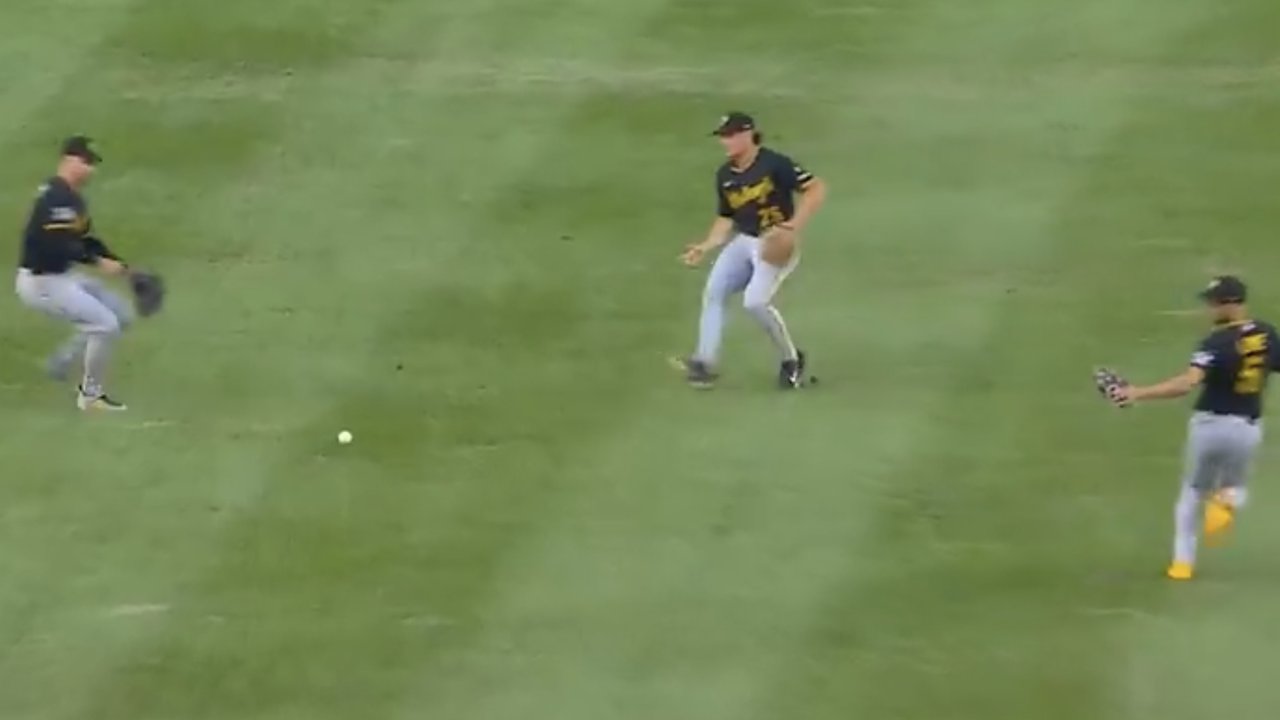 Series of Pirates errors leads to early lead for Yankees