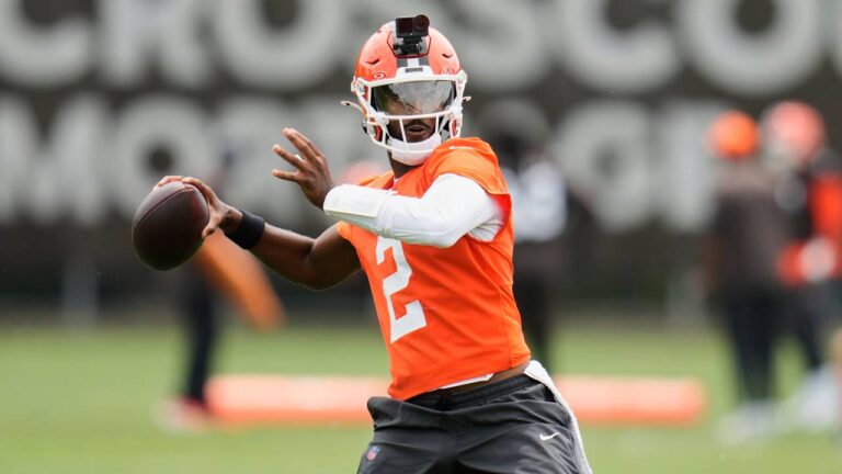 Cleveland Browns quarterback Shedeur Sanders throws during the teams' NFL football practice, Tuesday, June 9, 2026, in Berea, Ohio. (AP Photo/Sue Ogrocki)
