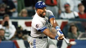 Toronto Blue Jays' Dave Winfield hits the game winning two-RBI double in the 11th inning of Game Six of the World Series against the Atlanta Braves, in Atlanta, Oct. 24, 1992. (Doug Mills/AP)